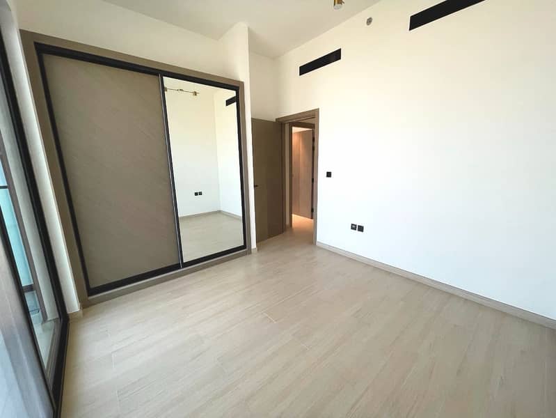 Vacant | Marina Skyline view | Brand new - Image 10