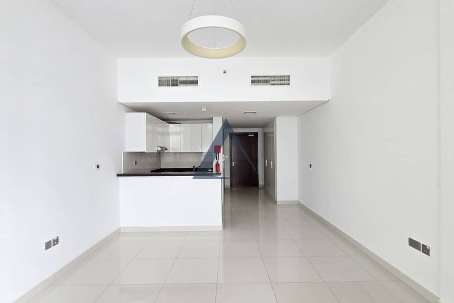 Spacious Sudio | Vacant | 12 Cheques