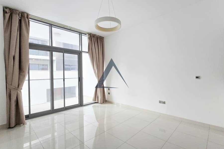 Spacious Sudio | Vacant | 12 Cheques - Image 6