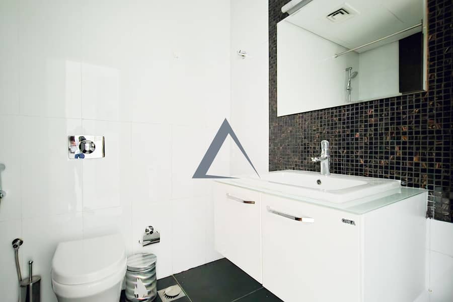 Spacious Sudio | Vacant | 12 Cheques - Image 11