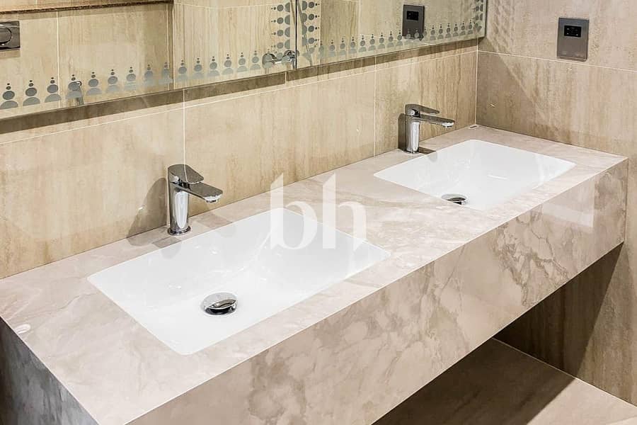 Luxury 5 Bed Villa at Palma Residence, Beach Front - Image 11