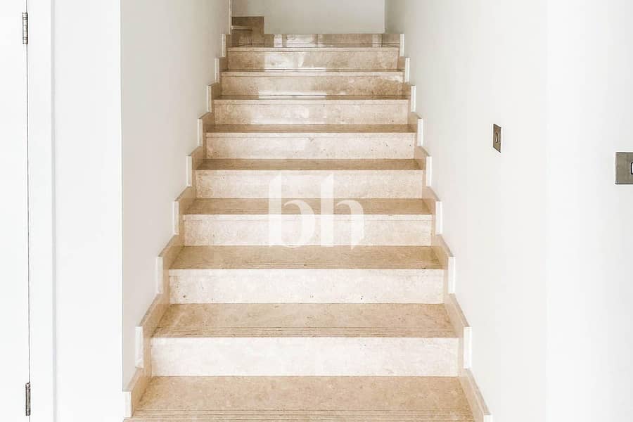 Luxury 5 Bed Villa at Palma Residence, Beach Front - Image 18