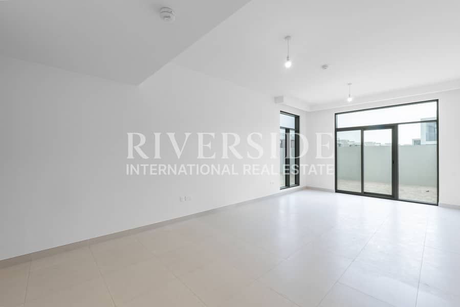 Single Row | Beachfront backing | Vacant | Semi Detached