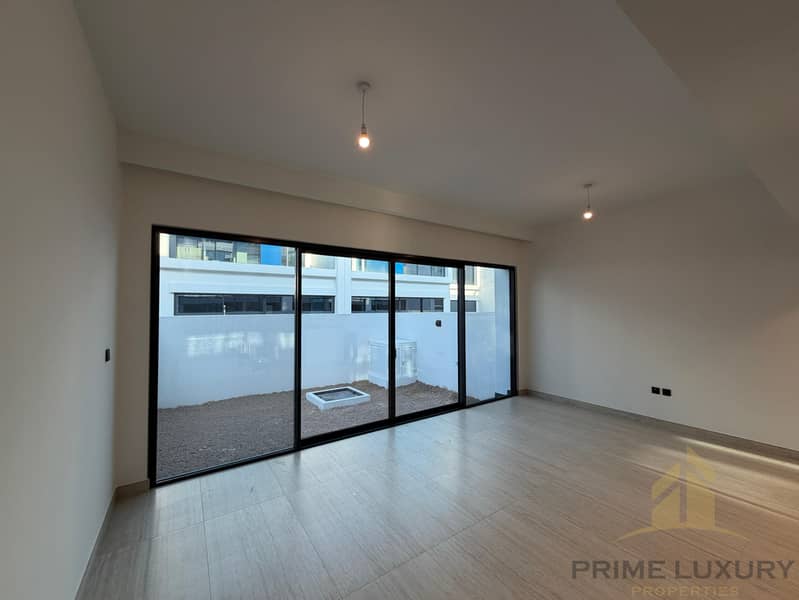 Close to Park-Central Hub | Brand New | Vacant