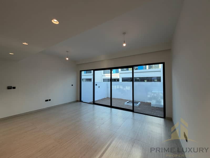 Close to Park-Central Hub | Brand New | Vacant - Image 6