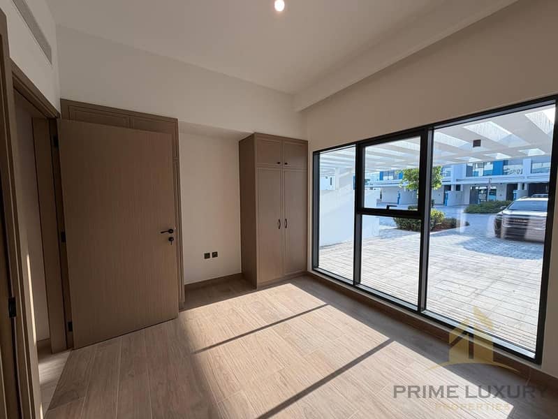 Close to Park-Central Hub | Brand New | Vacant - Image 9