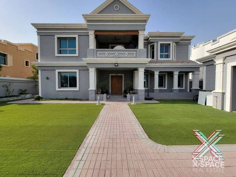 HUGE VILLA FOR SALE / BIG YARD / WELL MAINTAINED