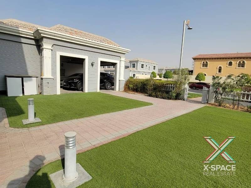 HUGE VILLA FOR SALE / BIG YARD / WELL MAINTAINED