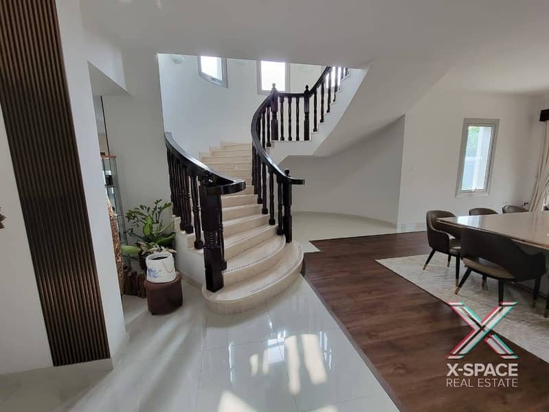 HUGE VILLA FOR SALE / BIG YARD / WELL MAINTAINED