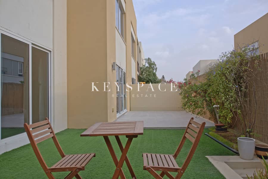 ELEGANT 3BR STACKED HOUSE l GROUND FLOOR UNIT l NEAR TO PARK