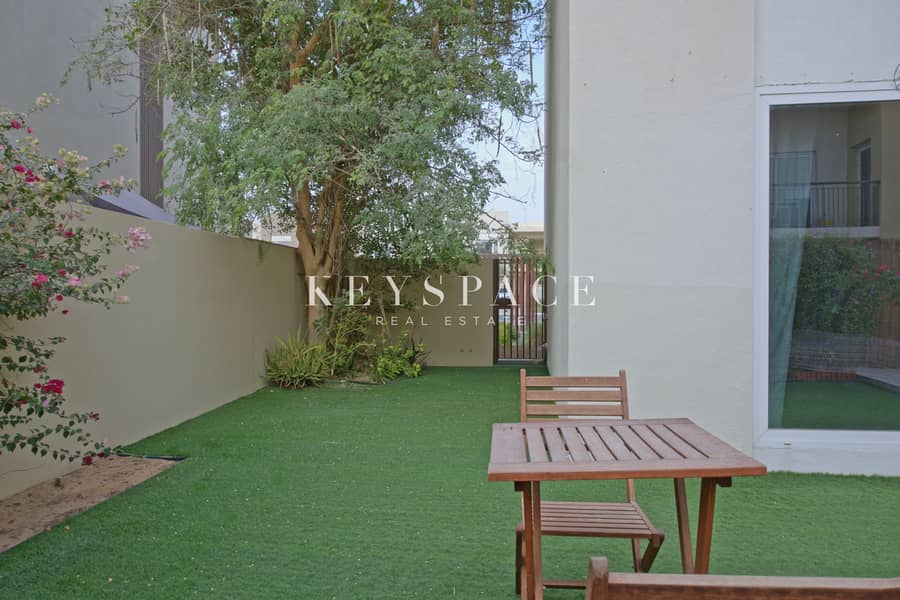 ELEGANT 3BR STACKED HOUSE l GROUND FLOOR UNIT l NEAR TO PARK