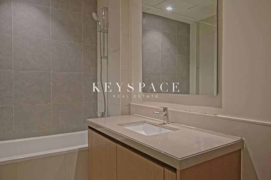 ELEGANT 3BR STACKED HOUSE l GROUND FLOOR UNIT l NEAR TO PARK - Image 16