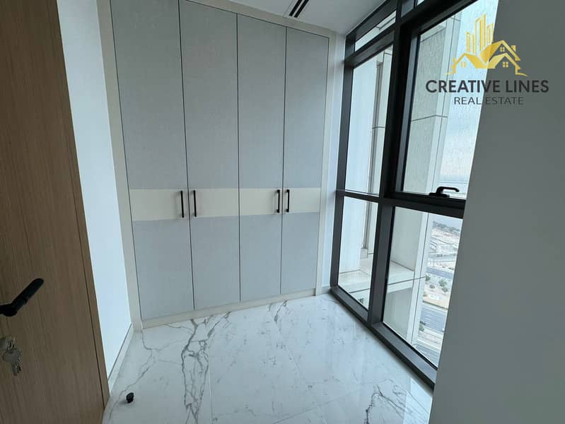 Biggest layout | Luxurious furniture | 3BR Fully Burj Khalifa view - Image 6