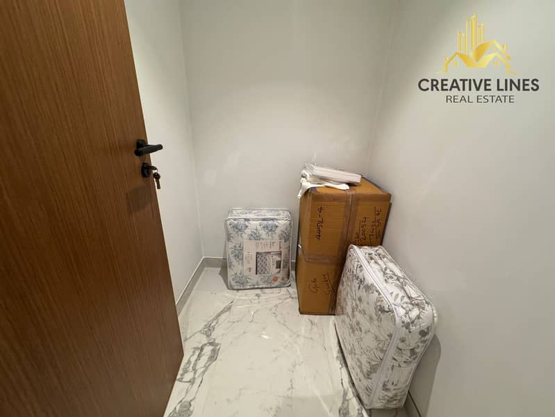 Biggest layout | Luxurious furniture | 3BR Fully Burj Khalifa view - Image 13