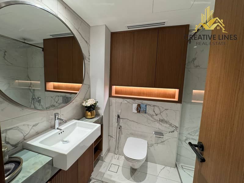 Biggest layout | Luxurious furniture | 3BR Fully Burj Khalifa view - Image 17