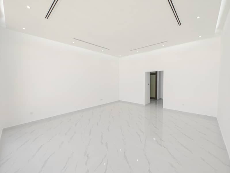 Spacious 5BHK Villa | Maid Room | Al Awir - Image 10