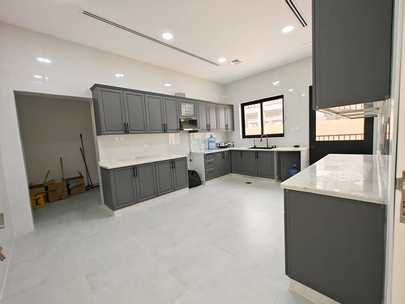 Spacious 5BHK Villa | Maid Room | Al Awir - Image 15