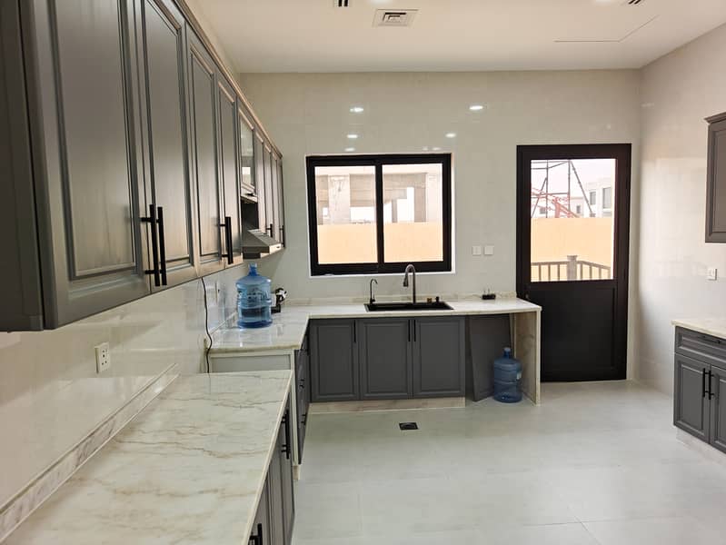 Spacious 5BHK Villa | Maid Room | Al Awir - Image 16