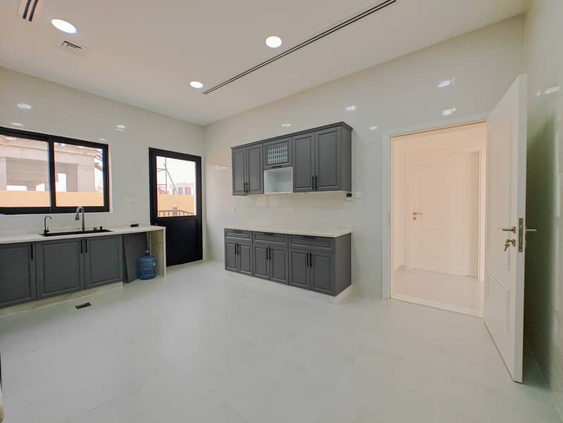 Spacious 5BHK Villa | Maid Room | Al Awir - Image 17