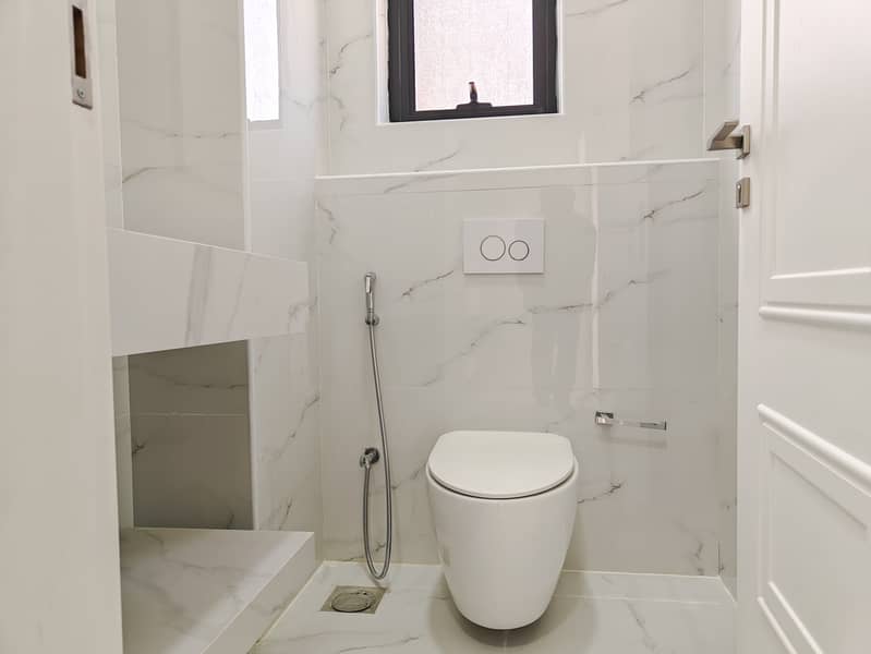 Spacious 5BHK Villa | Maid Room | Al Awir - Image 20