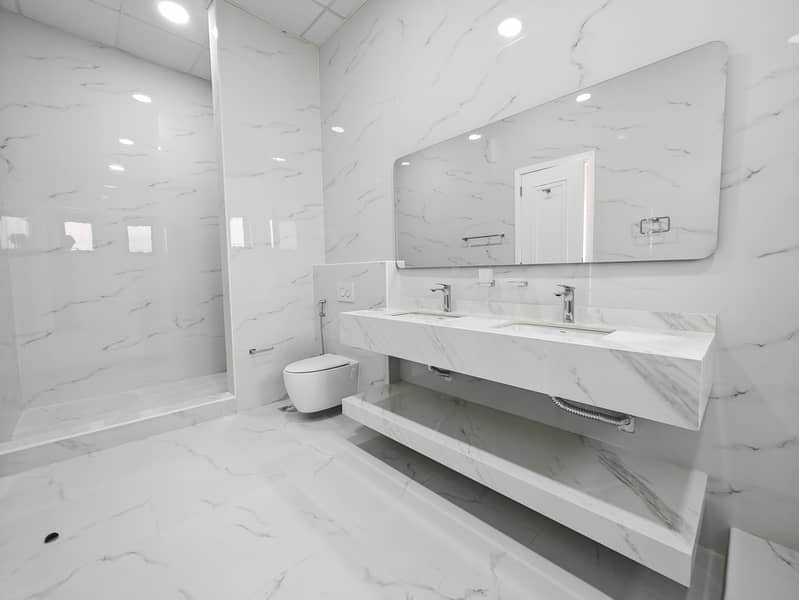 Spacious 5BHK Villa | Maid Room | Al Awir - Image 23