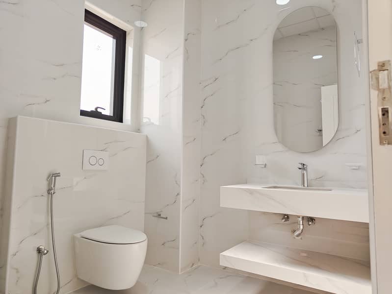 Spacious 5BHK Villa | Maid Room | Al Awir - Image 25