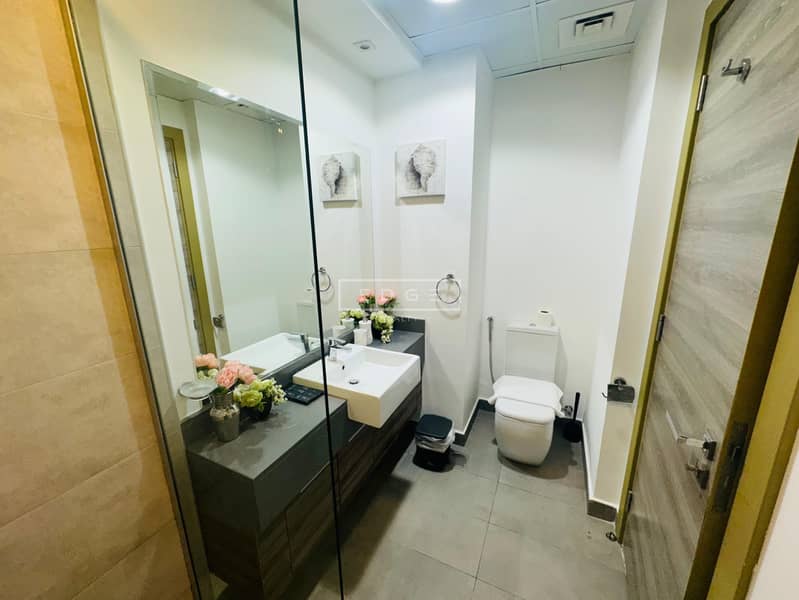 Ready to Move | Fully Furnished | Modern Design - Image 8