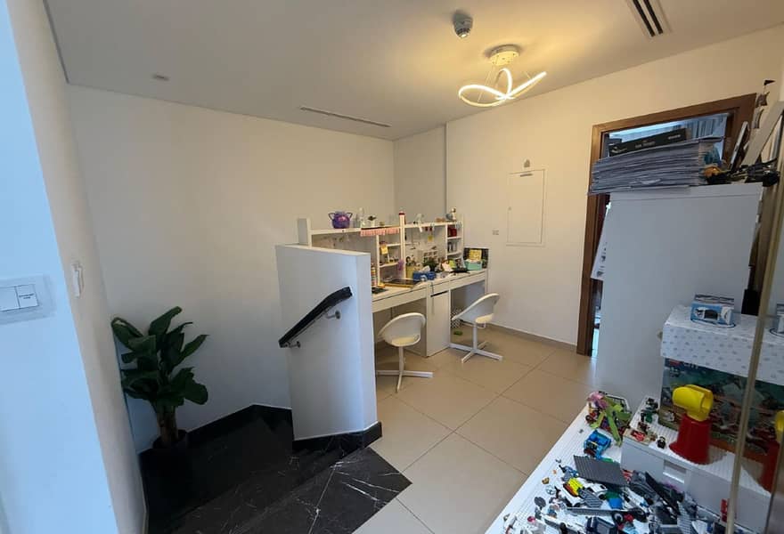 Luxury Type A 3-Bedrooms| Vacant | Prime Location