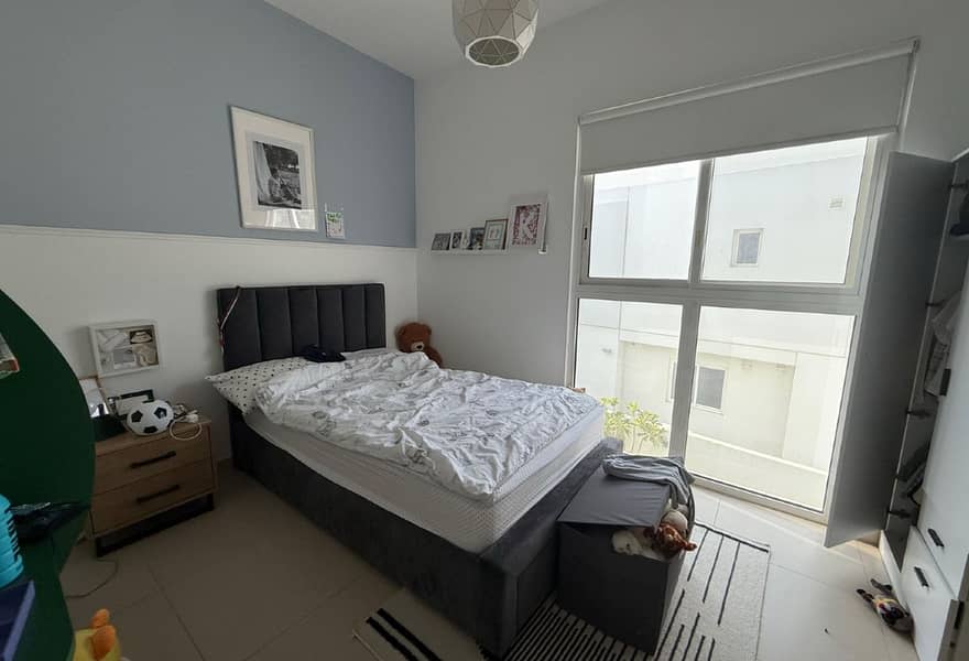 Luxury Type A 3-Bedrooms| Vacant | Prime Location - Image 6