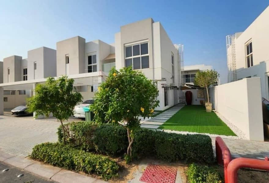 Luxury Type A 3-Bedrooms| Vacant | Prime Location - Image 19