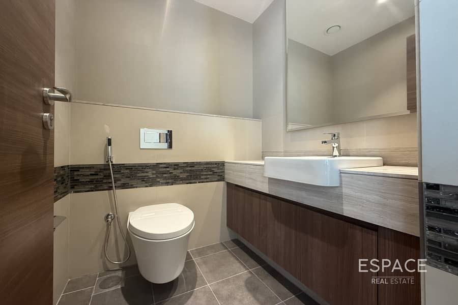 Unfurnished 2 BR Plus Maids | Prime Canal View | Downtown - Image 13