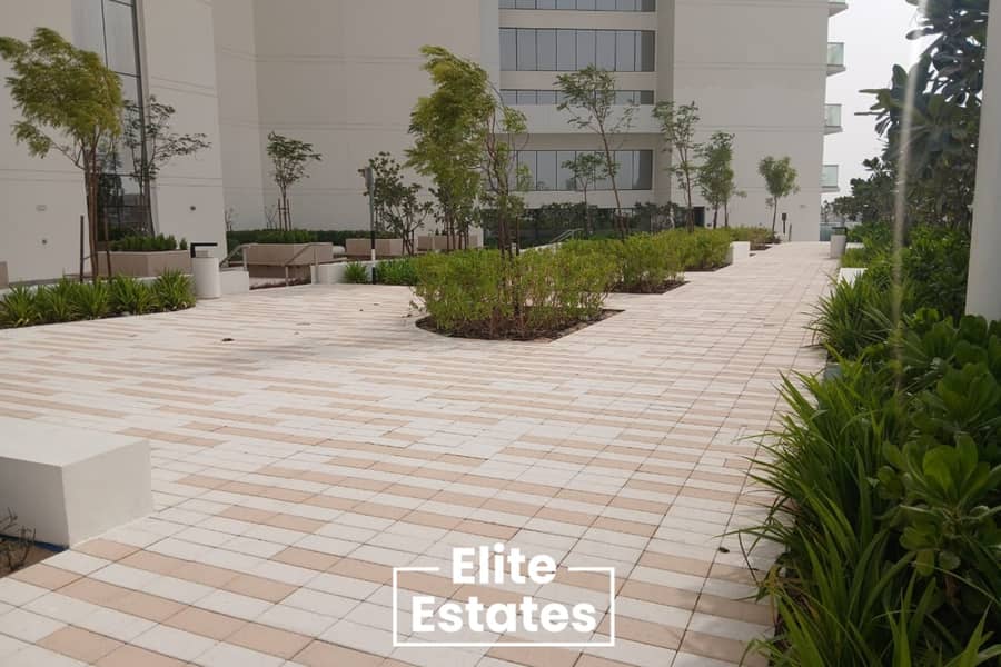 Spacious 1BR | Golf Community | Flexible Chueques