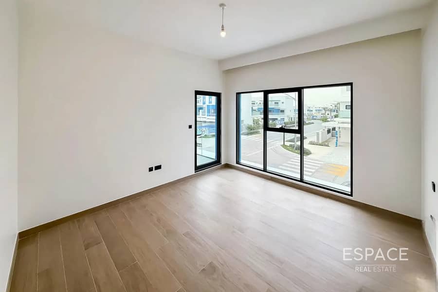 Brand New | Exclusive | Motivated