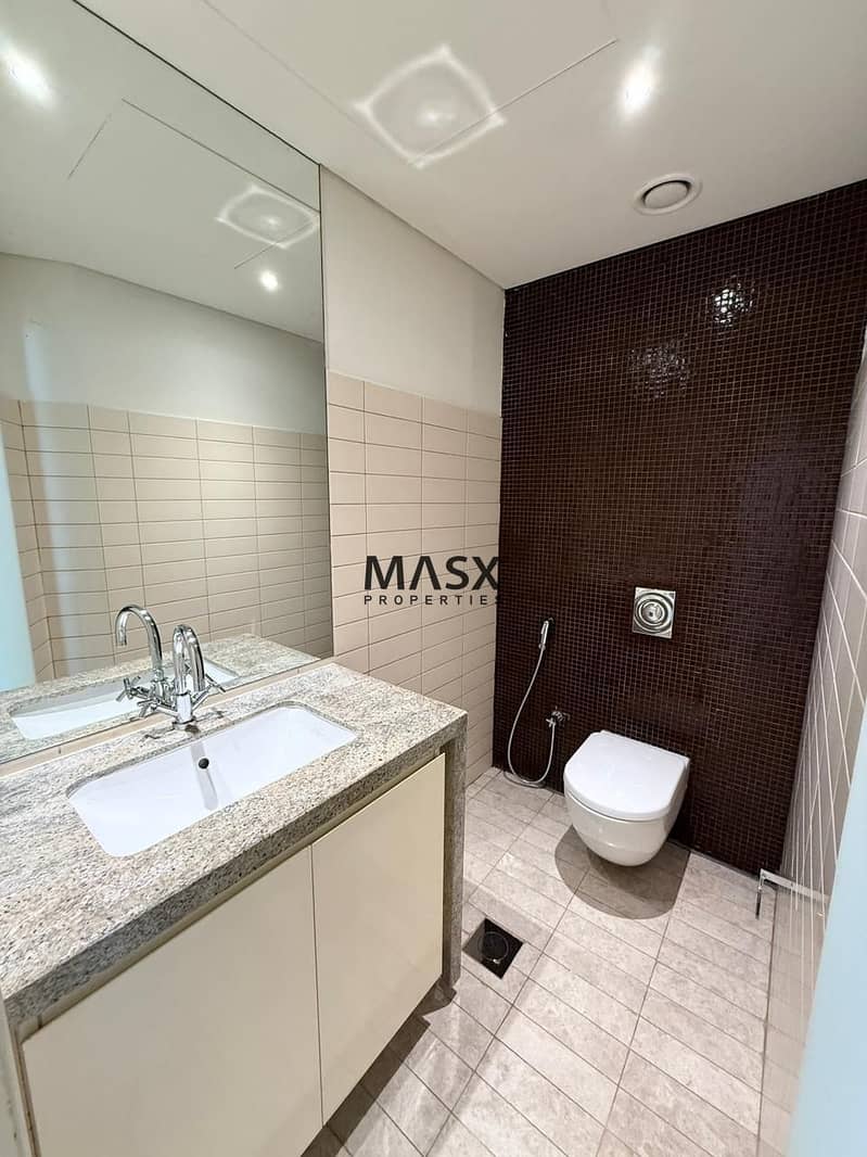 Ideal Living | Near Metro | Vacant | Prime SZR Location - Image 6