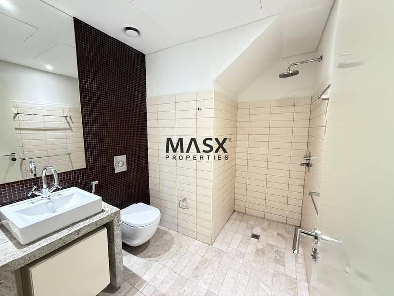 Ideal Living | Near Metro | Vacant | Prime SZR Location - Image 9