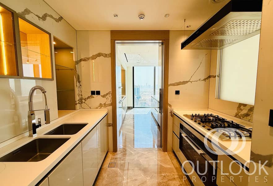 Urgent Sale I Luxury Penthouse I Palm and SZR View - Image 28