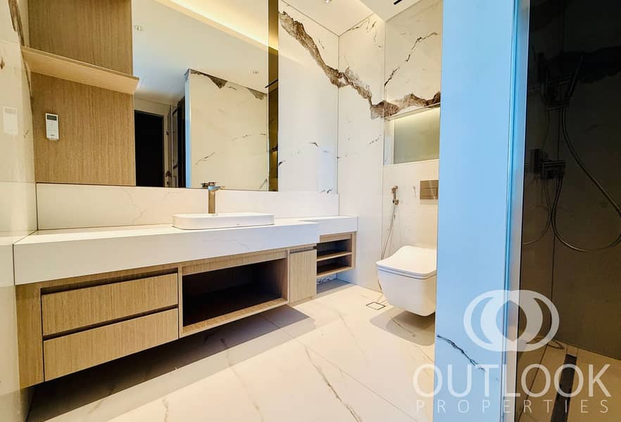 Urgent Sale I Luxury Penthouse I Palm and SZR View - Image 40