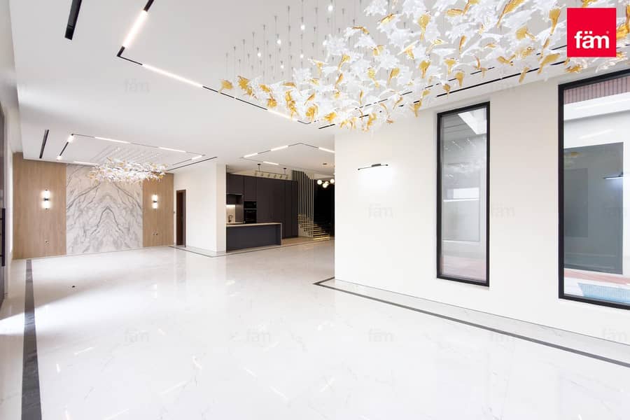 Custom Built | Modernized | Free Hold Corner