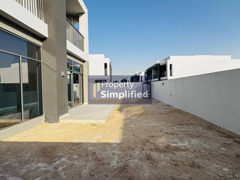 Semi-detached l Genuine Re-sale | | Rooftop Acces