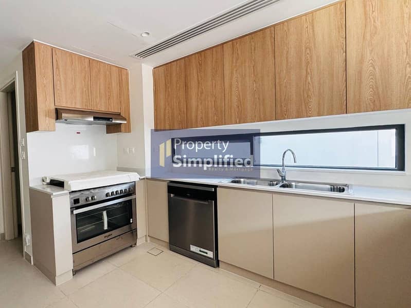 Semi-detached l Genuine Re-sale | | Rooftop Acces