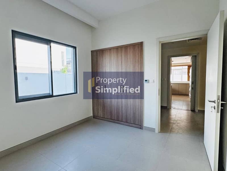 Semi-detached l Genuine Re-sale | | Rooftop Acces - Image 7