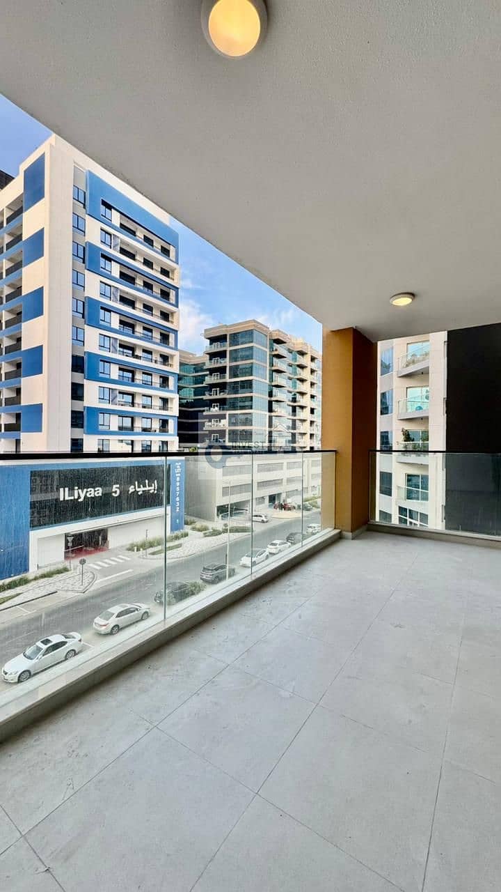 Pay 1% Monthly | Brand New | Excecutive 1BR - Image 8