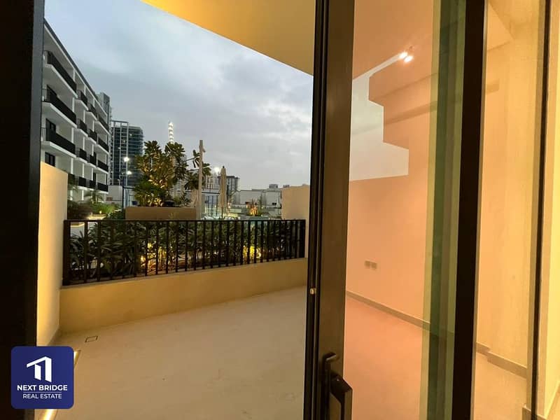 Spacious | Available | Huge Layout - Image 13