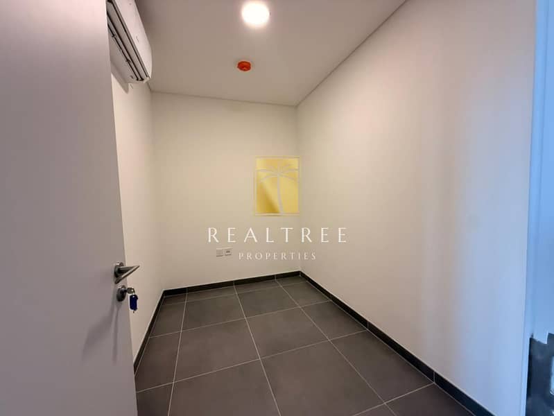 Modern 5-Bedroom Villa in Gated June Community - Image 9