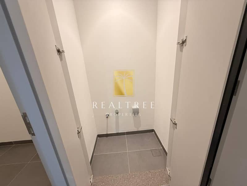 Modern 5-Bedroom Villa in Gated June Community - Image 10