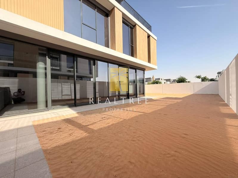 Modern 5-Bedroom Villa in Gated June Community