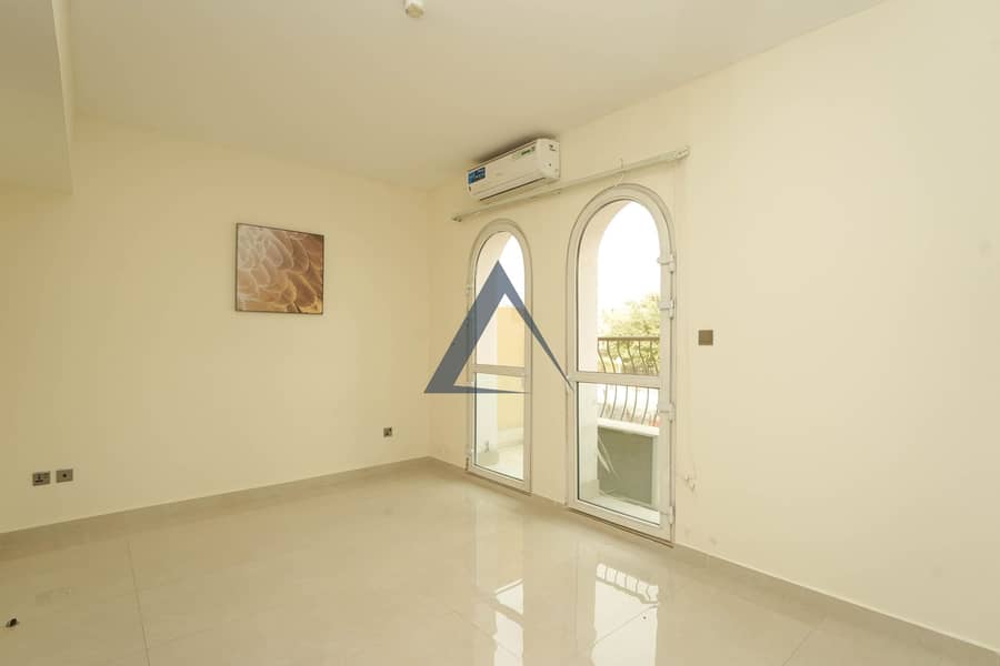 Spacious 4BR + Maid | Vacant | Prime Location - Image 9