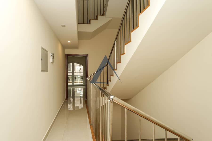 Spacious 4BR + Maid | Vacant | Prime Location - Image 11