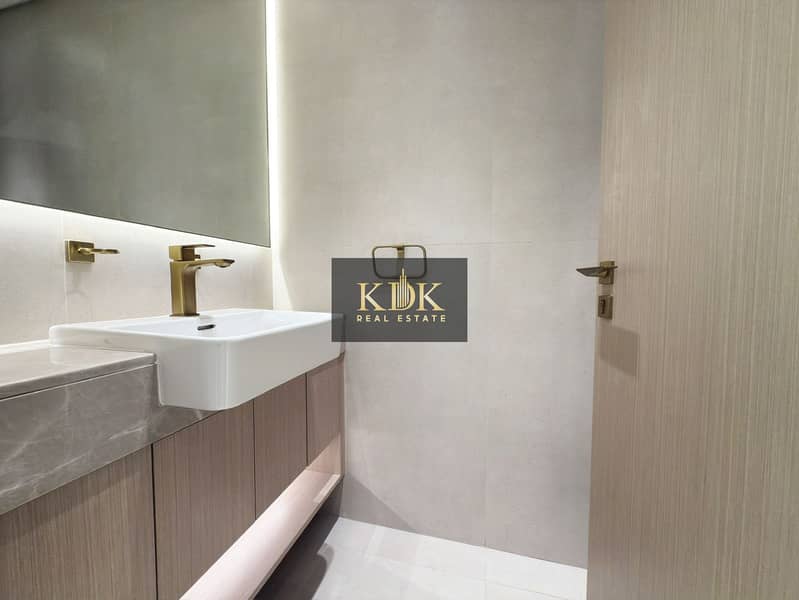 Spacious 1 Bedroom | Hotel Five View | Ready to move