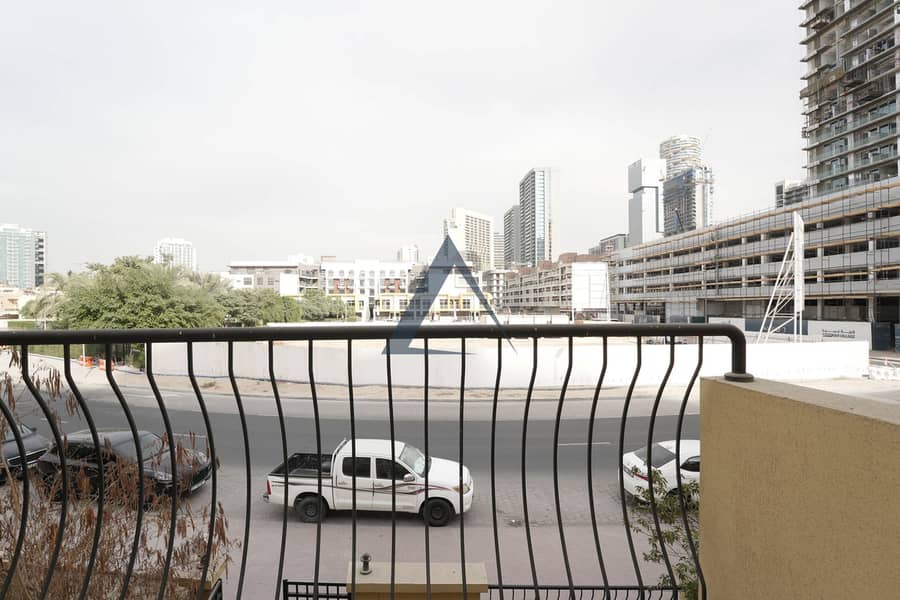 Spacious 4BR + Maid | Vacant | Prime Location - Image 21